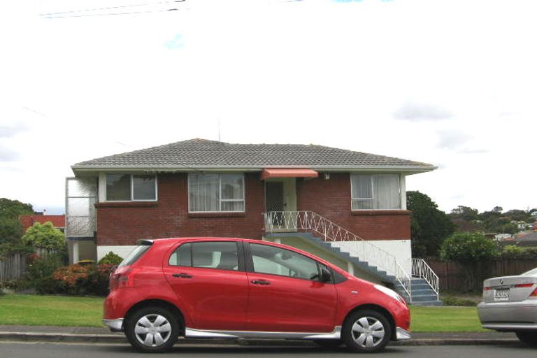 Photo of property in 1/5 Dodson Avenue, Milford, Auckland, 0620