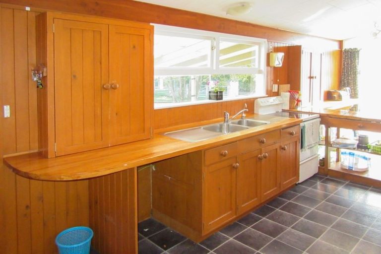 Photo of property in 2 Oak Street, Mangapapa, Gisborne, 4010