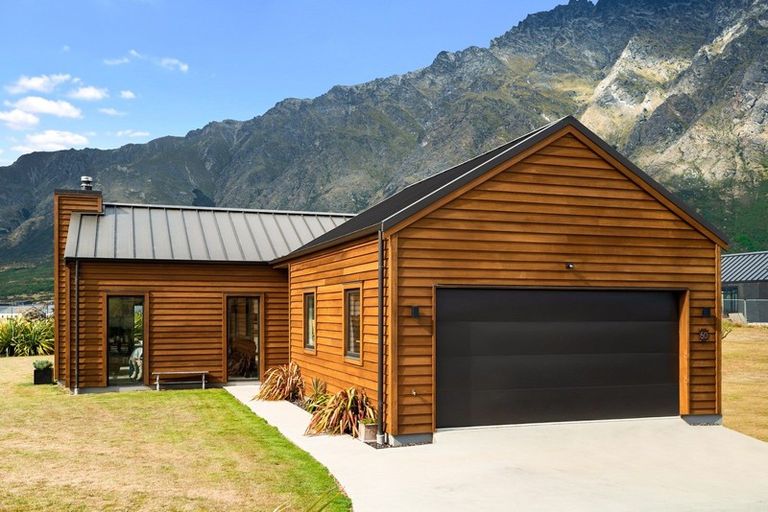 Photo of property in 60 Cunninghams Drive, Jacks Point, Queenstown, 9371