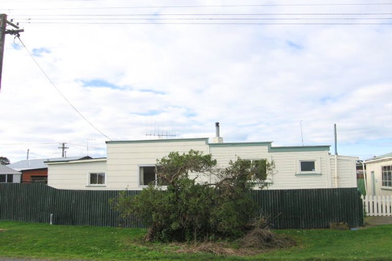Photo of property in 27 Shortt Street, Foxton Beach, Foxton, 4815