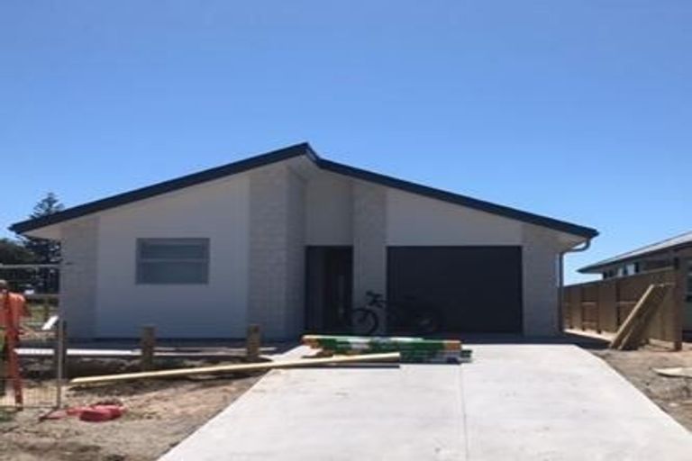 Photo of property in 1 Te Wharo Drive, Papamoa, 3118