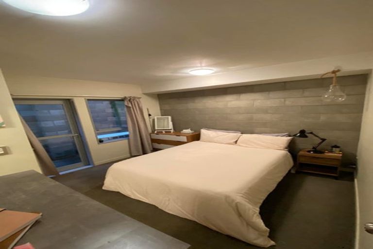 Photo of property in 3uh Papawai Terrace, Mount Cook, Wellington, 6021