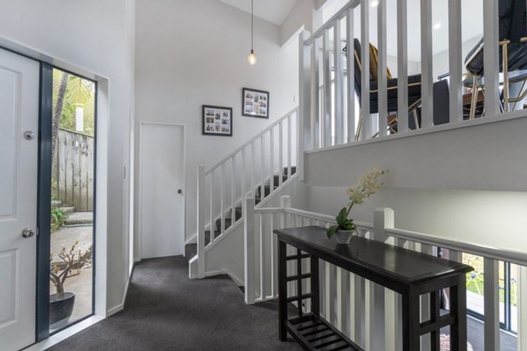 Photo of property in 3a Kiwi Crescent, Tawa, Wellington, 5028