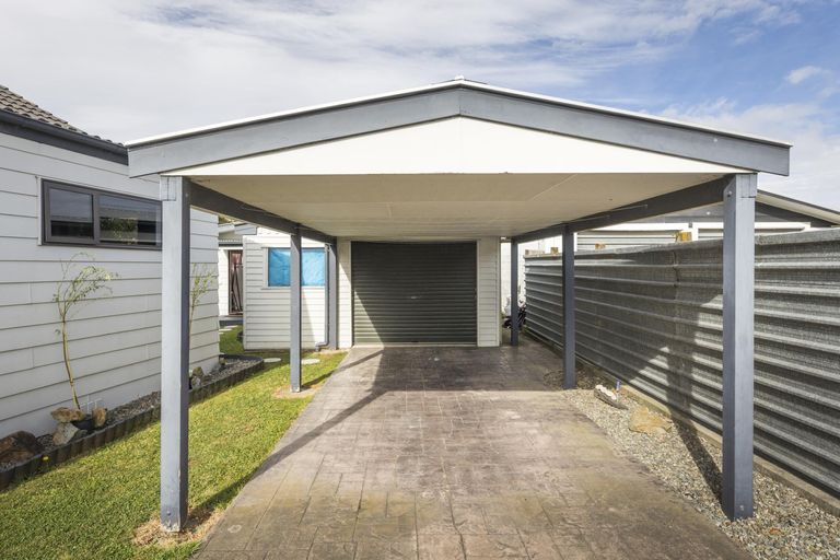 Photo of property in 6 Willowstream Grove, Cloverlea, Palmerston North, 4412