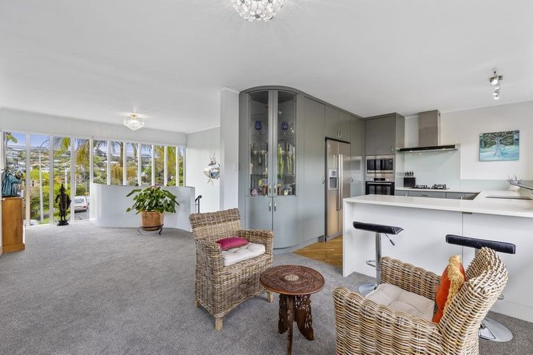 Photo of property in 1/517 Beach Road, Murrays Bay, Auckland, 0630