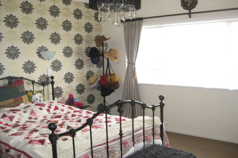 Photo of property in 32 Queen Street, Dannevirke, 4930