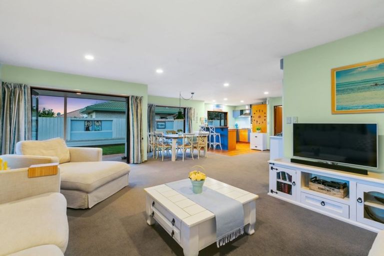 Photo of property in 5 Dune Avenue, Papamoa Beach, Papamoa, 3118