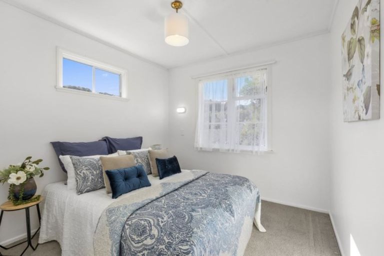 Photo of property in 22 Richard Grove, Stokes Valley, Lower Hutt, 5019