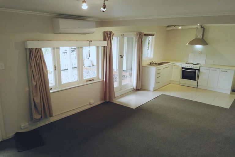 Photo of property in 76 Wade River Road, Stanmore Bay, Whangaparaoa, 0932