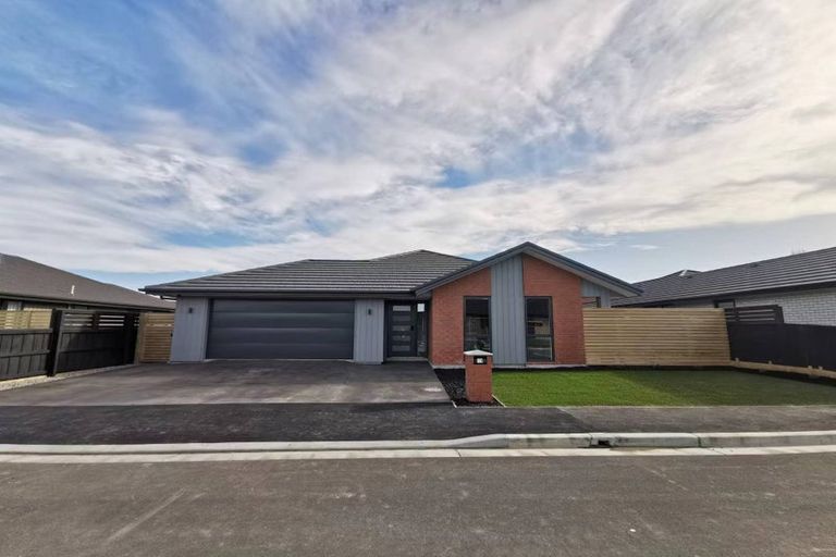 Photo of property in 13 Thomas Ellis Lane, Halswell, Christchurch, 8025