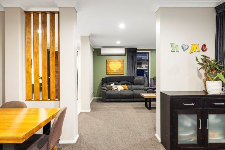 Photo of property in 23 Seabreeze Place, Papamoa Beach, Papamoa, 3118