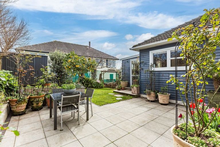 Photo of property in 140 Main Road, Titahi Bay, Porirua, 5022