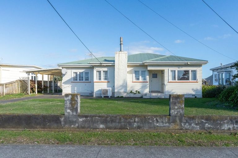 Photo of property in 8 Norbiton Road, Foxton, 4814