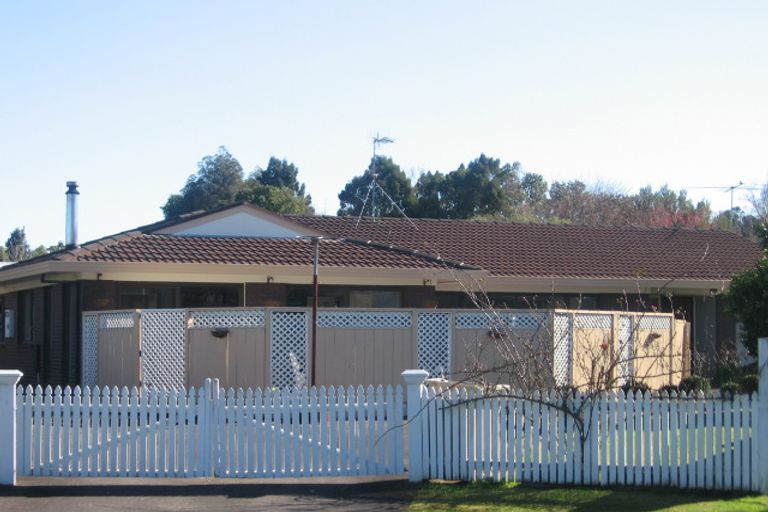 Photo of property in 4 Bushlands Place, Opaheke, Papakura, 2113