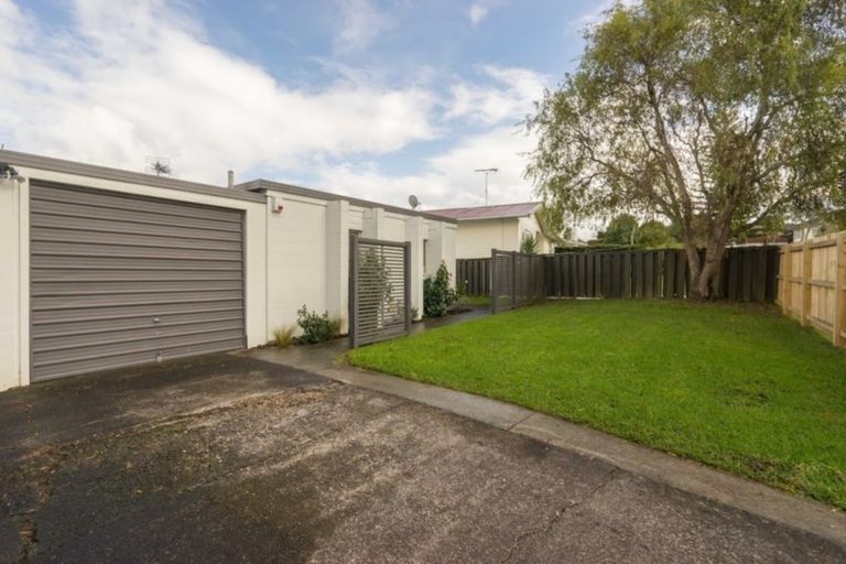 Photo of property in 1/74 La Trobe Street, Pakuranga Heights, Auckland, 2010
