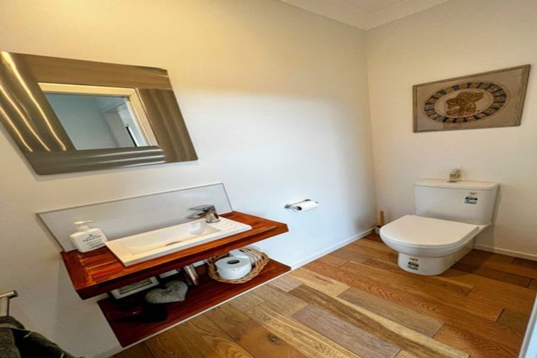 Photo of property in 8 The Track, Plimmerton, Porirua, 5026