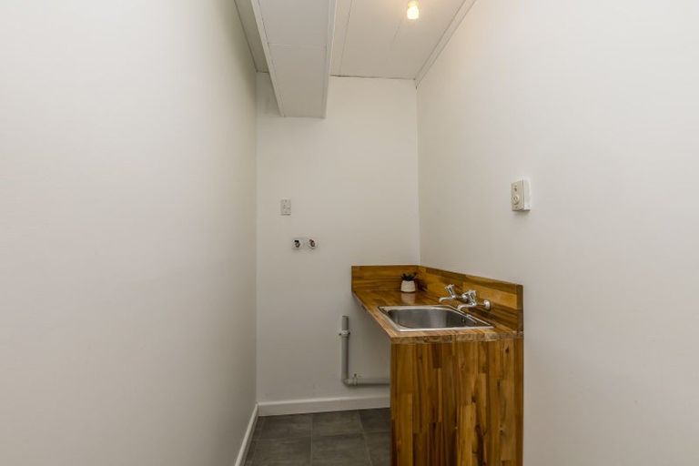 Photo of property in 142 The Ridgeway, Mornington, Wellington, 6021