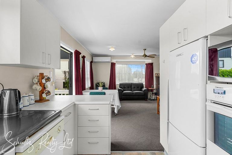 Photo of property in 13a Whaka Street, Maungaturoto, 0520