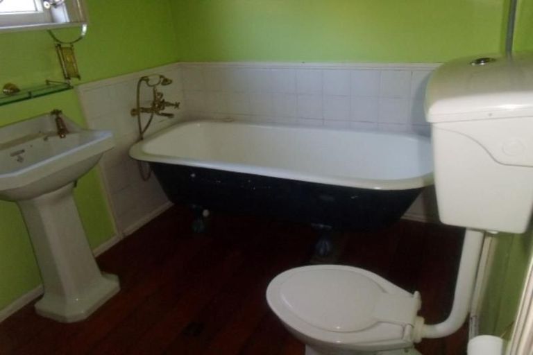 Photo of property in 17 Cameron Road, Bluff Hill, Napier, 4110