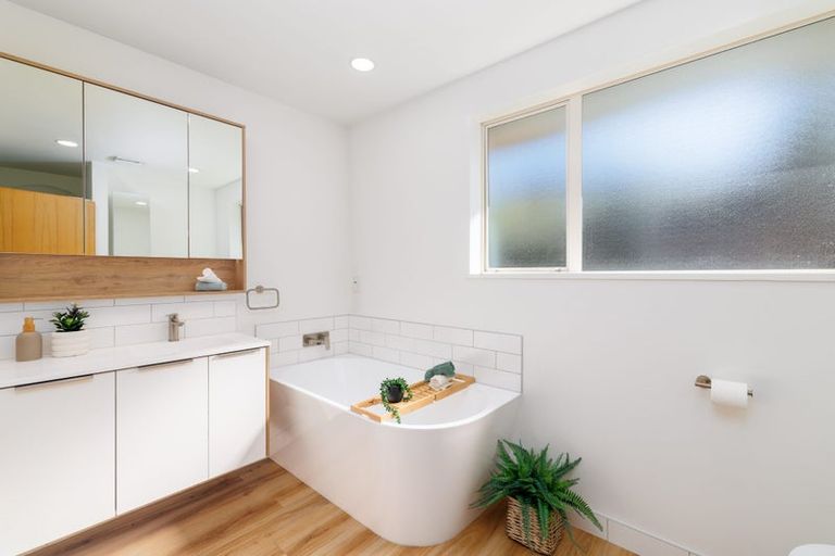 Photo of property in 3/12 Centaurus Road, Cashmere, Christchurch, 8022