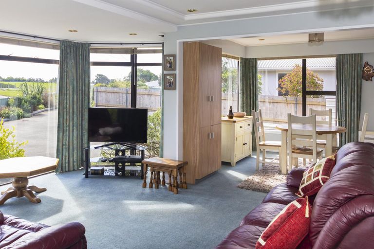 Photo of property in 73 Stuart Street, Holmes Hill, Oamaru, 9401