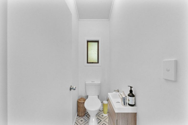 Photo of property in 51 Wairau Road, Oakura, 4314