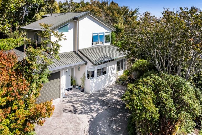 Photo of property in 6 Mayfair Place, Westown, New Plymouth, 4310