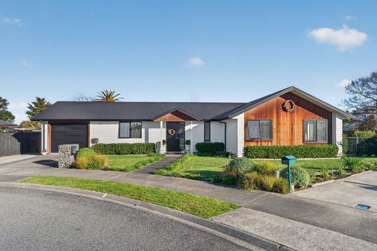 Photo of property in 23 Tarata Grove, Lansdowne, Masterton, 5810