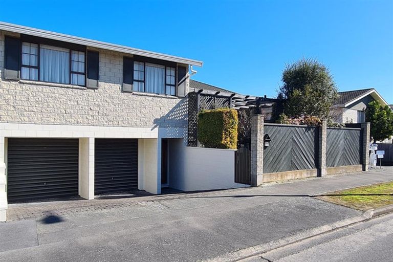 Photo of property in 21 Juniper Place, Burnside, Christchurch, 8053