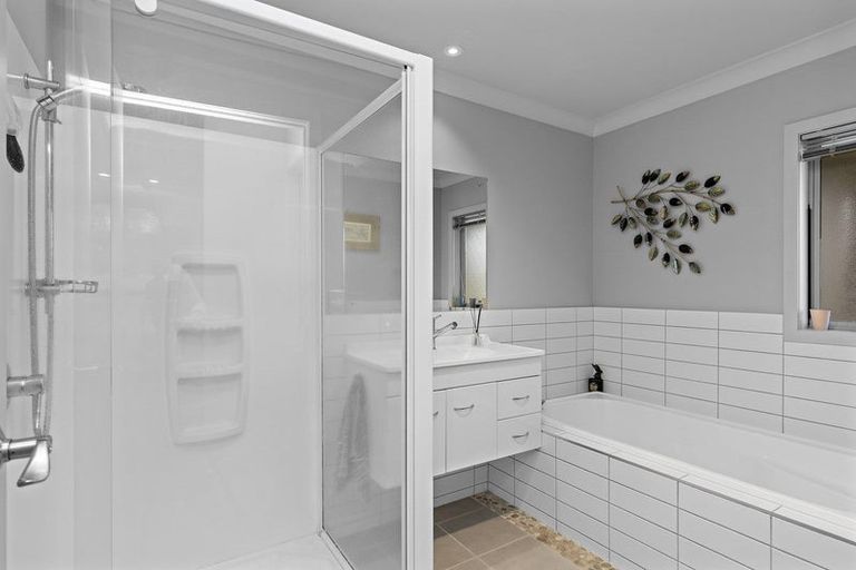 Photo of property in 25 Madison Street, Cambridge, 3434