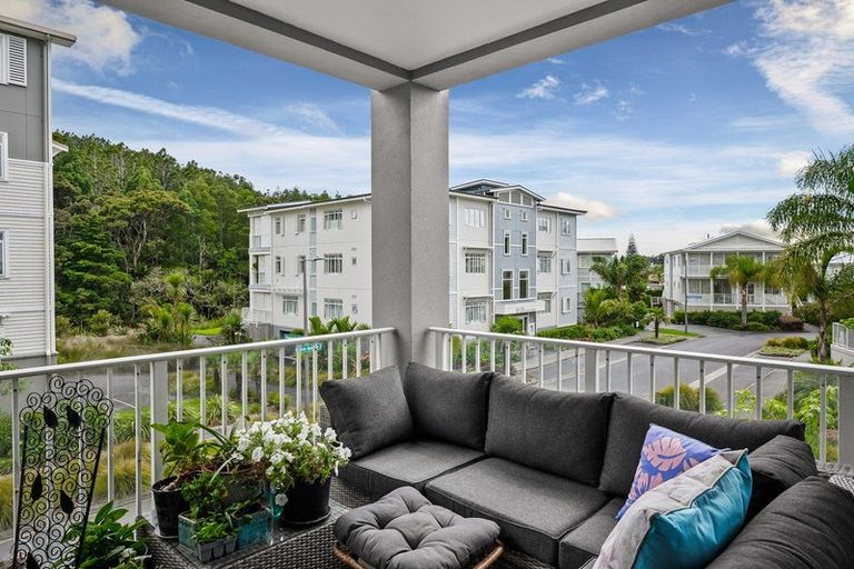 Photo of property in 73 Parkside Drive, Orewa, 0931