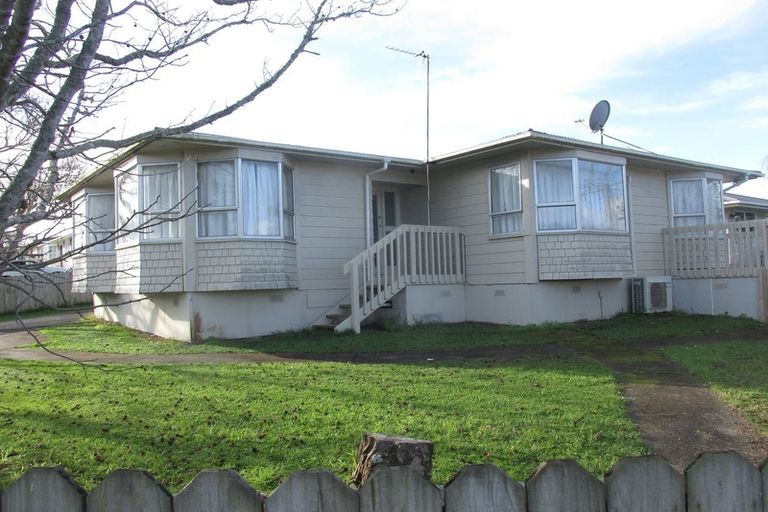 Photo of property in 32 Blanche Way, Half Moon Bay, Auckland, 2012