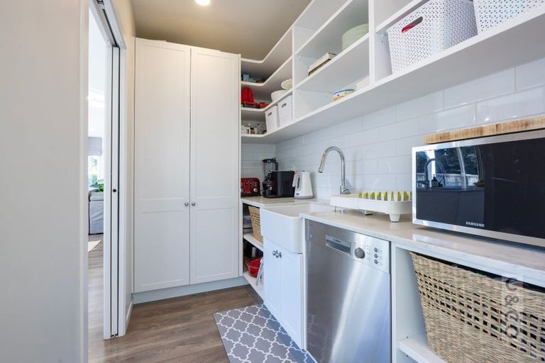 Photo of property in 11 Kahika Grove, Huapai, Kumeu, 0810