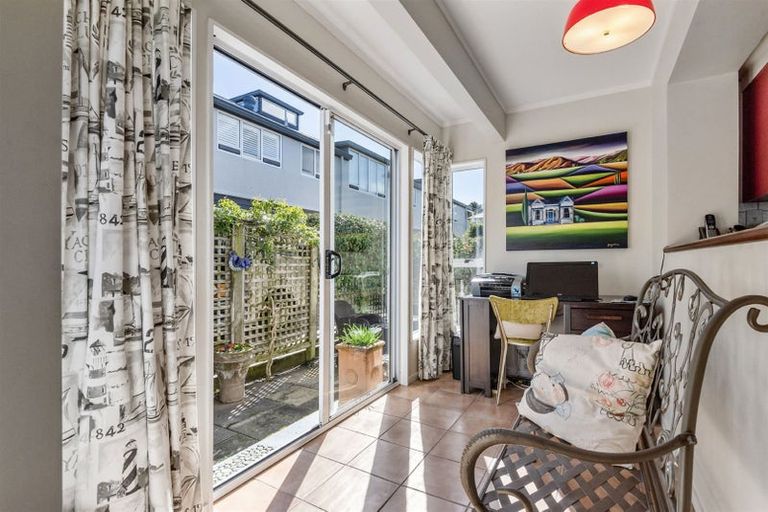 Photo of property in 2/21 Queens Parade, Devonport, Auckland, 0624