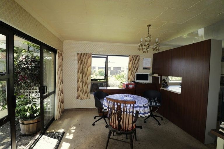 Photo of property in 12 Warwick Place, Springvale, Whanganui, 4501