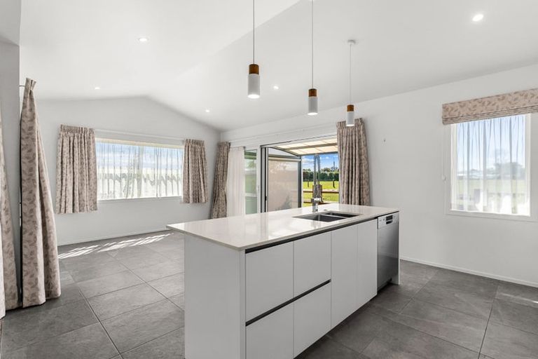 Photo of property in 1 Kermadec Crescent, Waipu, 0510