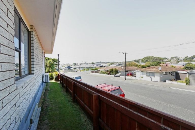 Photo of property in 8a Birdwood Avenue, Moturoa, New Plymouth, 4310