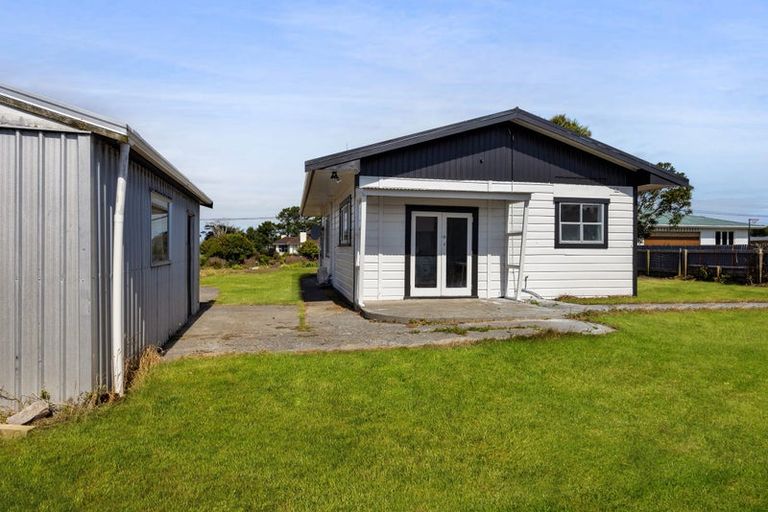 Photo of property in 35 Gladstone Street, Hawera, 4610