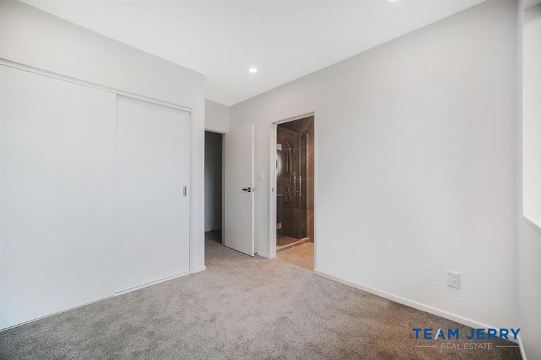 Photo of property in 40b Crestview Rise, Papakura, 2110
