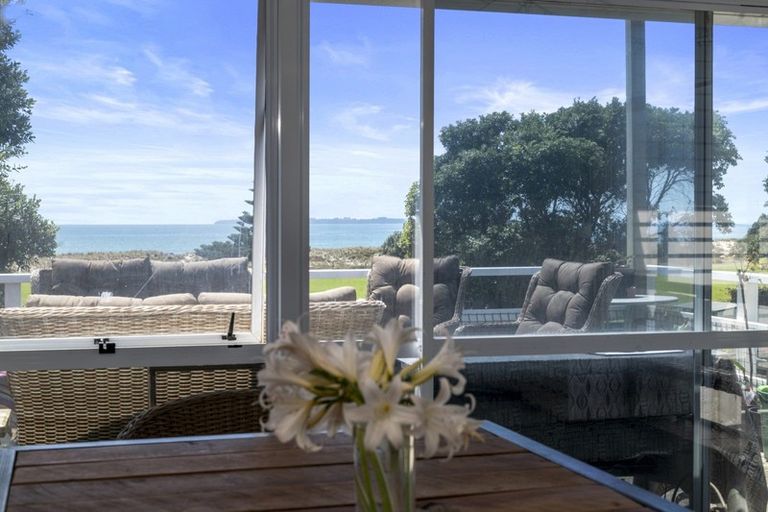 Photo of property in 1017 Papamoa Beach Road, Papamoa Beach, Papamoa, 3118