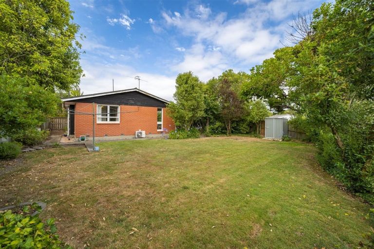 Photo of property in 12 Denniston Crescent, Redwood, Christchurch, 8051