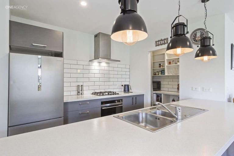 Photo of property in 11 Pajet Street, Marshland, Christchurch, 8083