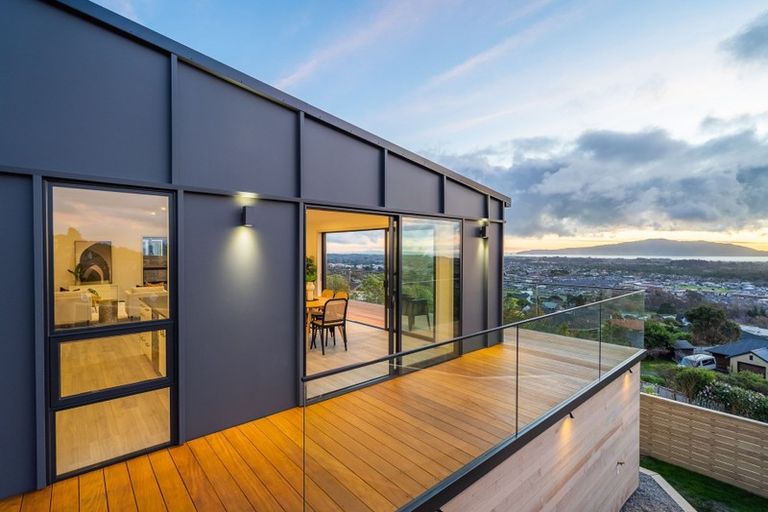 Photo of property in 92 Kotare Street, Waikanae, 5036