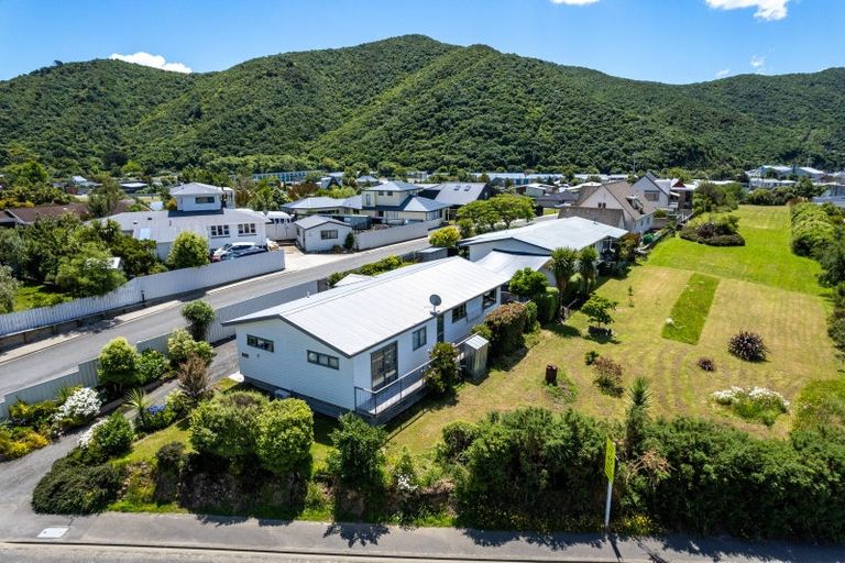 Photo of property in 247b Waikawa Road, Waikawa, Picton, 7220