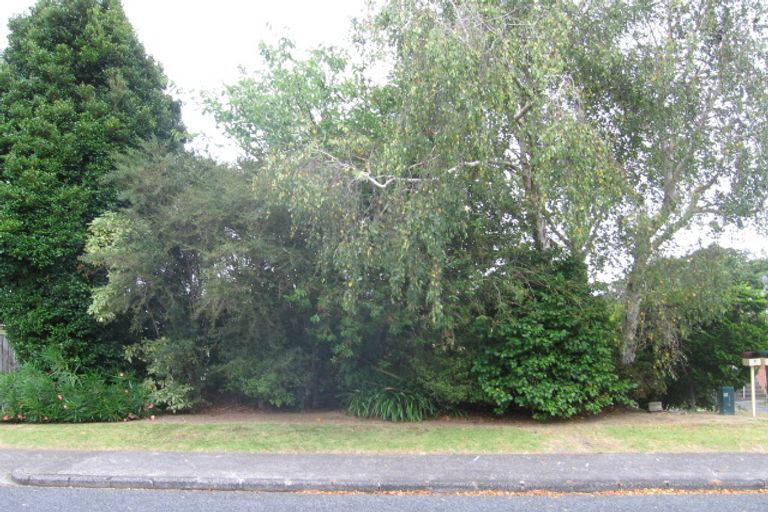 Photo of property in 2/9 Brunton Place, Glenfield, Auckland, 0629