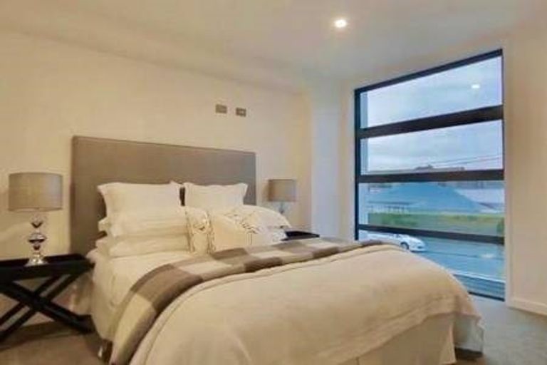 Photo of property in 52 Omahu Road, Greenlane, Auckland, 1051