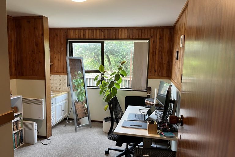 Photo of property in 56 Houghton Bay Road, Houghton Bay, Wellington, 6023