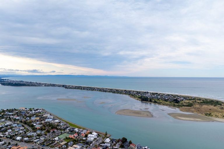 Photo of property in 29 Moncks Spur Road, Redcliffs, Christchurch, 8081