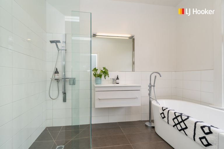 Photo of property in 42 Ings Avenue, Saint Clair, Dunedin, 9012