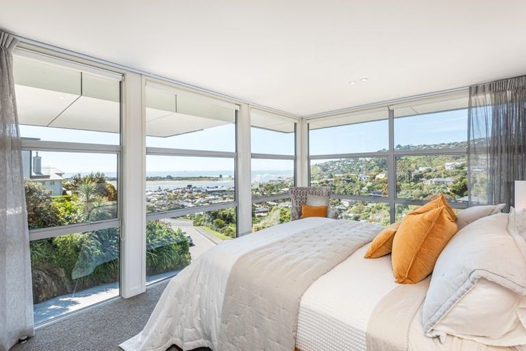 Photo of property in 6 Challenger Lane, Redcliffs, Christchurch, 8081